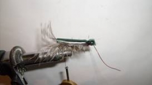 Atando un Acocil, para la pesca de trucha