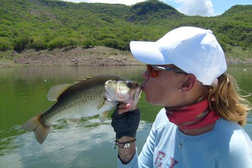 Si existe la 'Mina de la lobina' en Aguamilpa Si existe la 'Mina de la lobina' en Aguamilpa