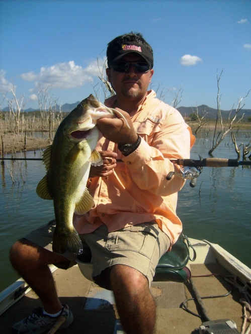 Macho pescado con técnica finesse Neko