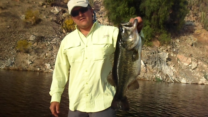 Pesca Zimapan lobina Juan Antonio Pérez golona bass